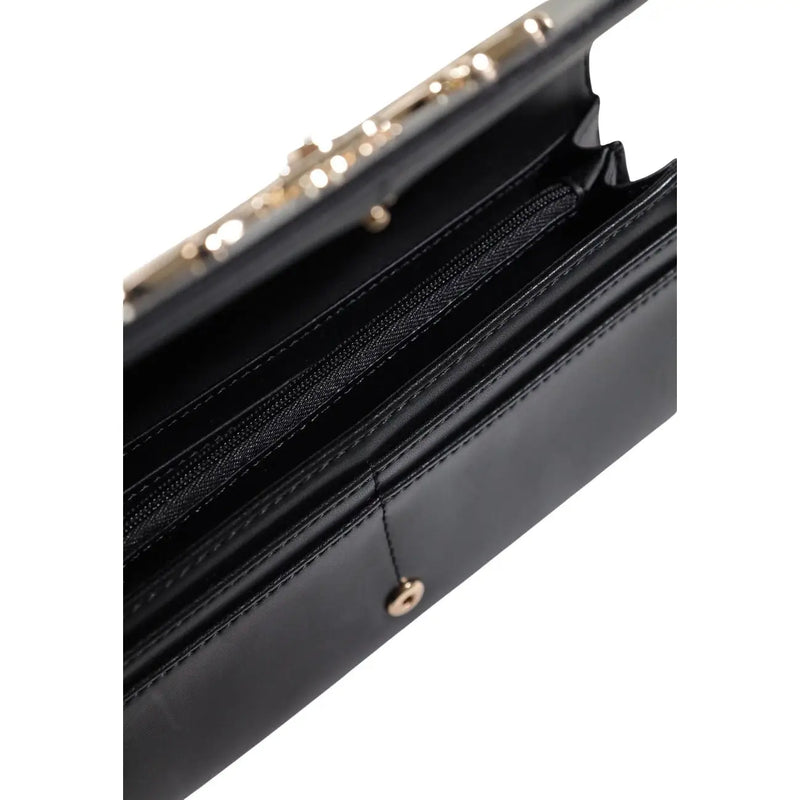 Black Guess women wallet in polyurethane with button closure black leather clutch and gold-tone hardware zipper interior