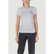 Guess Weißes, kurzärmeliges Baumwoll-Damen-T-Shirt mit Rundhalsausschnitt t-shirt mit einem roten dreieckigen Logo auf der Brust