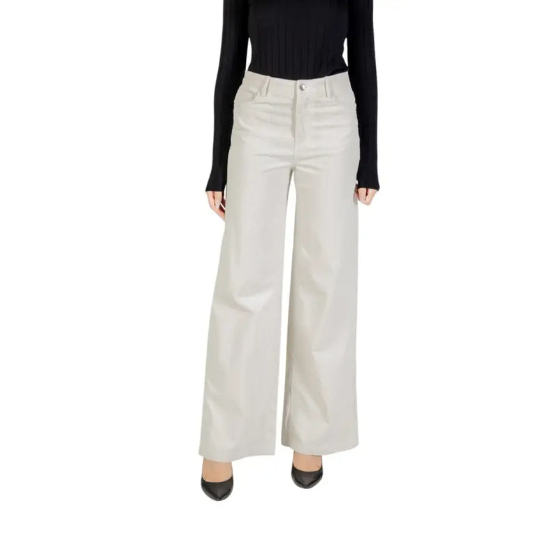 High-waisted beige wide-leg trousers with front button closure and back pockets for women