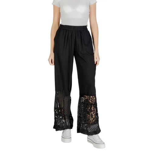 Ichi women black cotton viscose wide-leg trousers with ribbed fabric and intricate lace detailing at the cuffs