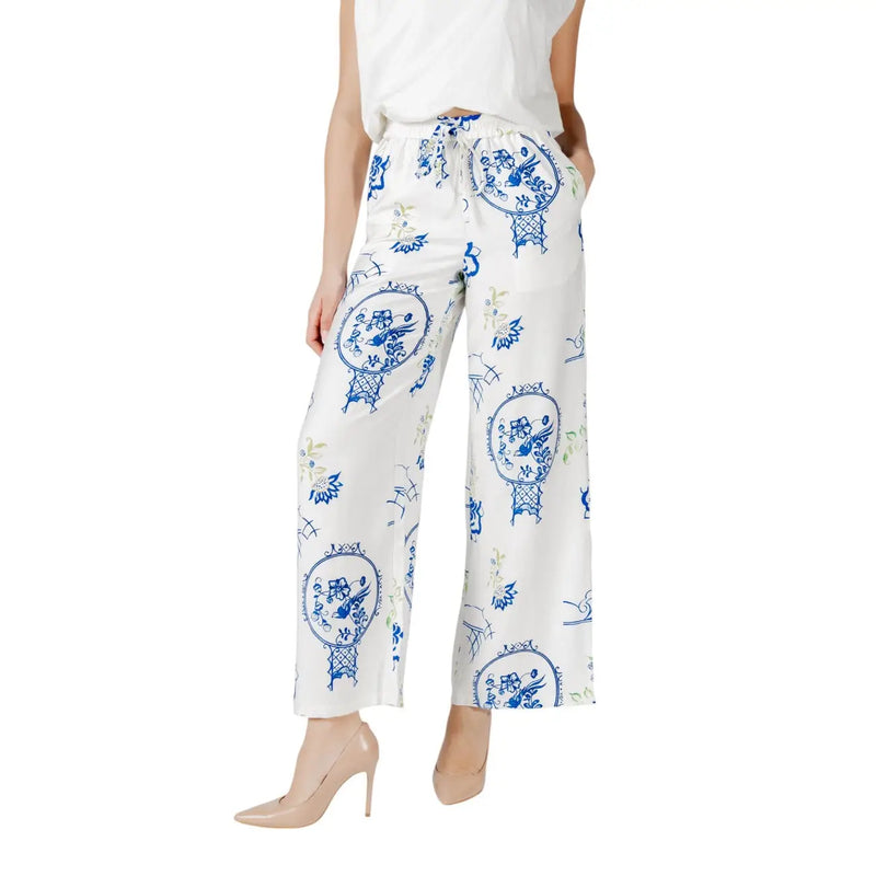 Ichi women’s white wide-leg trousers with blue and green traditional chinese porcelain-inspired circular patterns