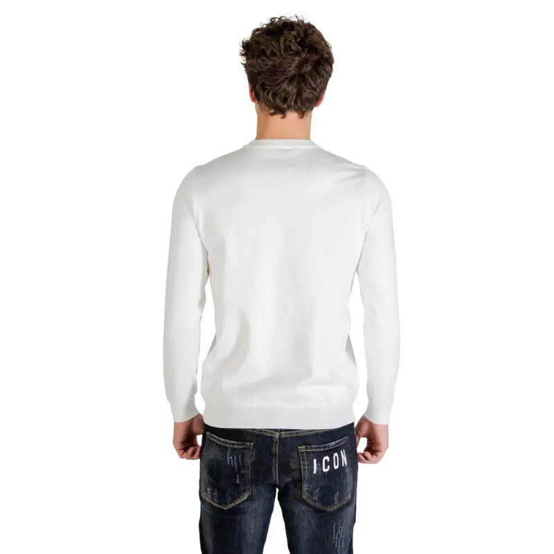 White long-sleeved icon men knitwear sweater with crew neck ribbed cuffs hem viscose blend material