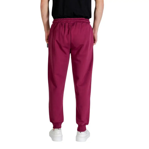 Icon Herren-Jogginghose in Bordeauxrot mit elastischem Bund und gerippten Bündchen für bequemen Freizeitlook