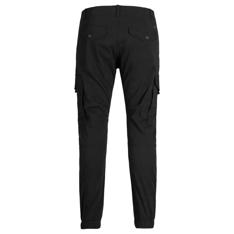 Schwarze Cargohose von Jack & Jones mit mehreren Taschen und schmal zulaufenden Beinen aus einem Baumwollmischgewebe