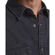 Jack & Jones Herrenhemd aus schwarzem Denim mit klassischem Kragen und silberfarbenen Knöpfen für die Freizeit
