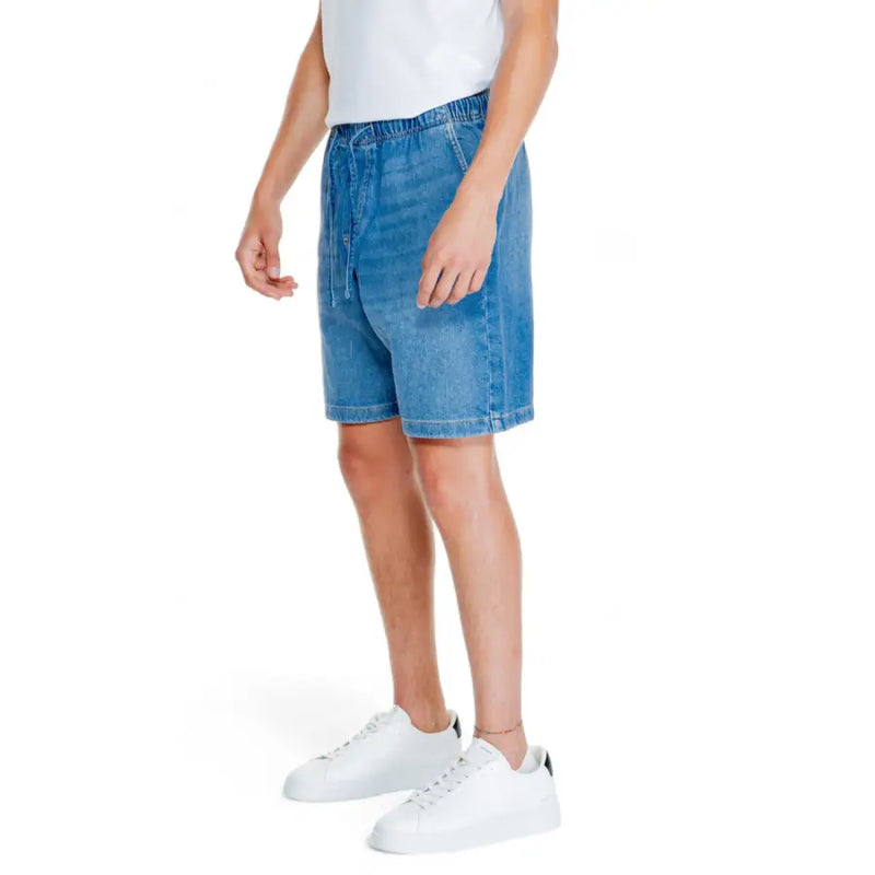 Light-wash denim jack & jones mens cotton shorts with elastic waistband and drawstring from spring summer collection