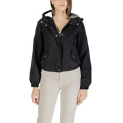 Black women’s hooded bomber jacket with snap buttons and front pockets from Jacqueline De Yong