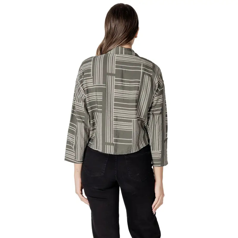 Jacqueline de yong green print long sleeve blouse in olive green and white geometric pattern with three quarter sleeves