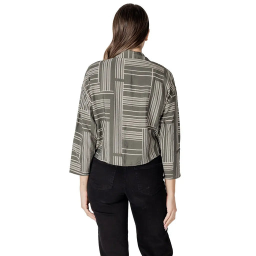Jacqueline de yong green print long sleeve blouse in olive green and white geometric pattern with three quarter sleeves