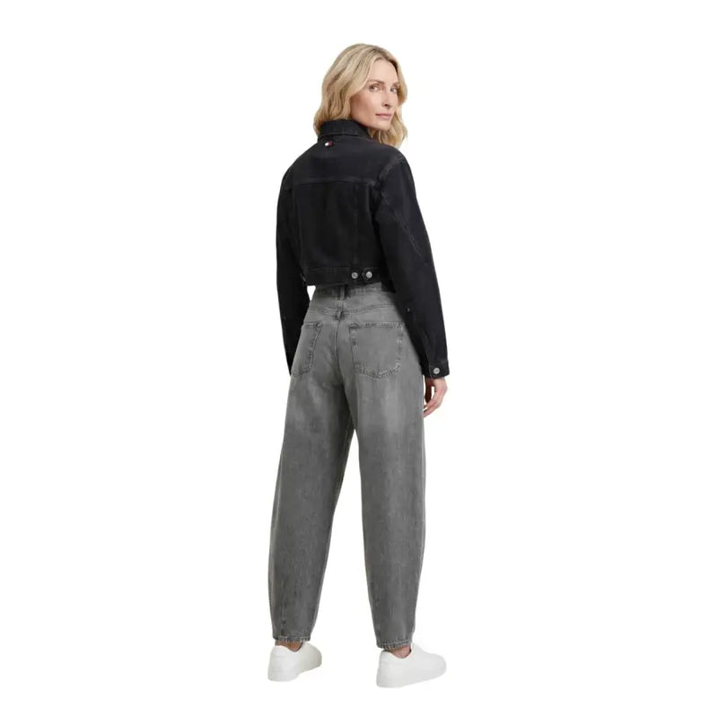 Cropped black denim jacket with buttoned cuffs from Jacqueline De Yong