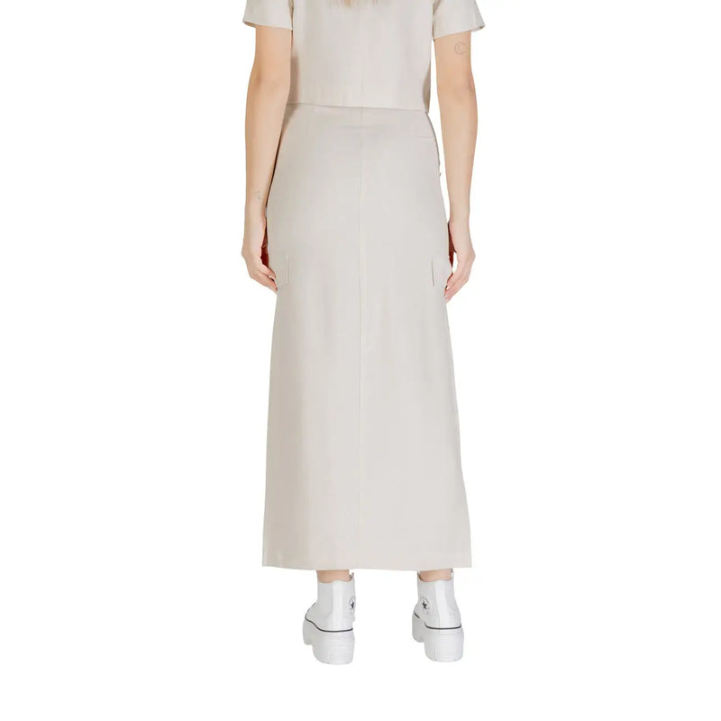Beige high-waisted midi viscose skirt with side pockets and straight cut by Jacqueline de Yong for women