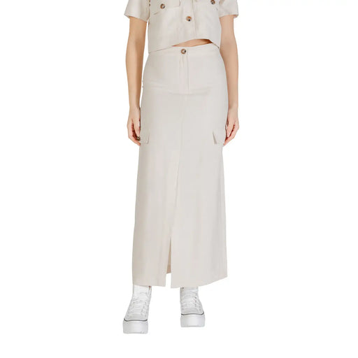 Beige high-waisted midi skirt with side pockets and front slit in viscose by jacqueline de yong for women