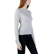 Jacqueline de yong silver long sleeve round neck knitwear featuring a sleek light gray ribbed knit fabric