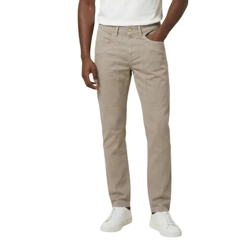 Beige slim fit chino pants with subtle stitching made of cotton blend pique by Jeckerson men trousers JUPPA077