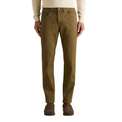 Olive green jeckerson men trousers with reinforced patch pockets and classic five-pocket design front view