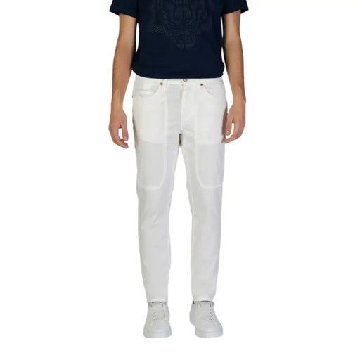 Men’s white denim trousers with paneled details from Jeckerson Spring Summer collection