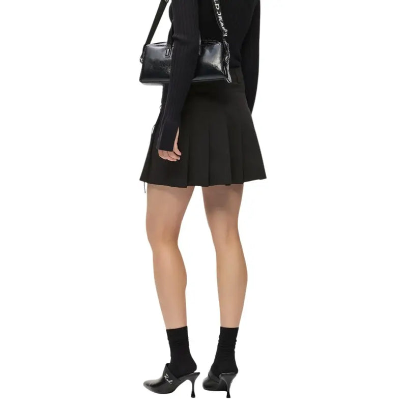 Karl Lagerfeld Schwarze Jeans-Umhängetasche aus Leder mit silberfarbenen Beschlägen