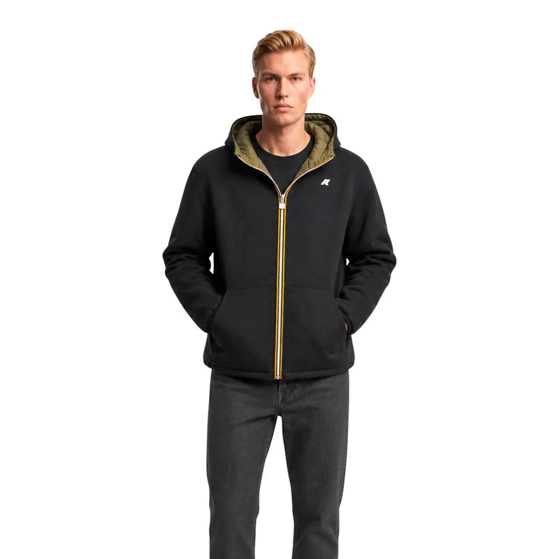 Schwarzer Nylon-Kapuzenpullover von Kway für Herren mit Reißverschluss, olivgrünem Polyesterfutter und goldfarbenem Reißverschlussbesatz für die Freizeit.