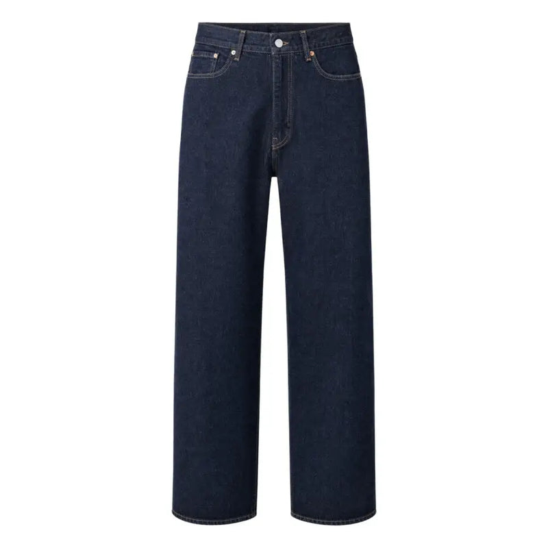 Levis men jeans dark indigo cotton denim with straight-leg cut and classic five-pocket design front view