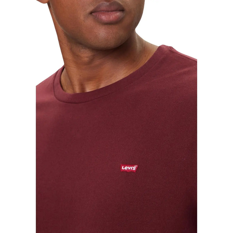 Levis mens Bordeaux cotton regular fit t shirt in maroon with small red embroidered logo on the chest