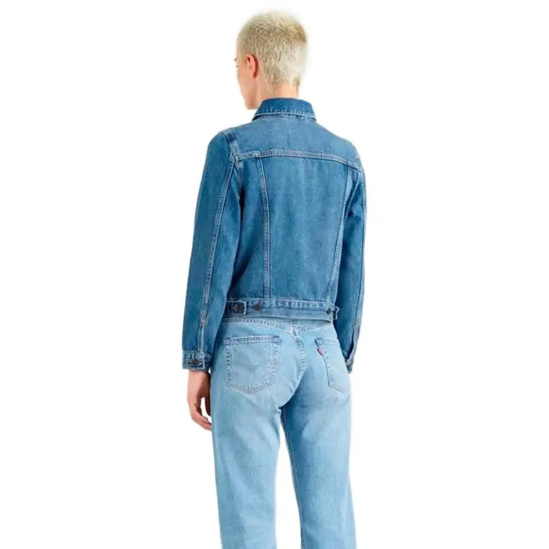 Levi’s women’s light blue denim blazer with classic stitching and side pockets paired with matching light-wash jeans