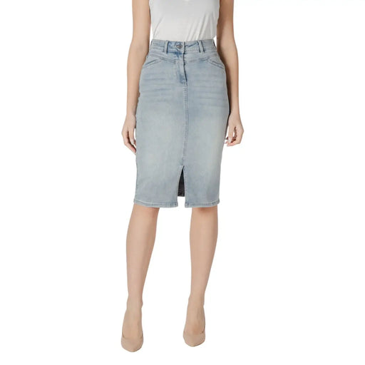 Light-wash high-waist denim pencil skirt with front slit and pockets