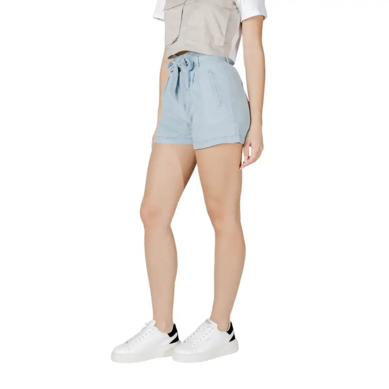 Light blue lyocell shorts with drawstring waistband and side pockets for casual comfort and style