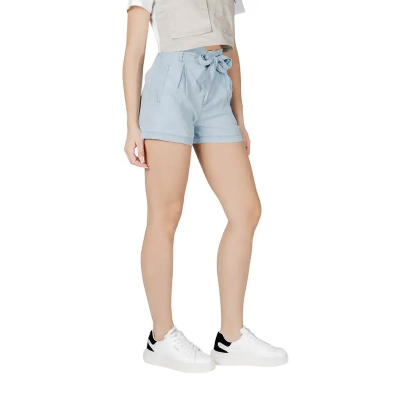 Light blue lyocell high waisted shorts with a tied belt loop and pockets for casual wear