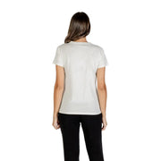 Light-colored short-sleeved cotton T-shirt with V-neck and pocket for women