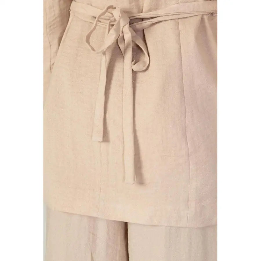 
                      
                        Vero Moda women’s beige linen skirt featured in Vero Moda Women Blazer collection
                      
                    