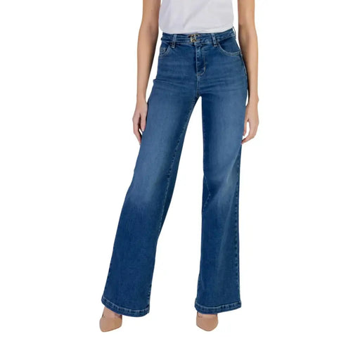 Liu jo women’s blue high waist cotton stretch denim flare jeans with classic five-pocket design for spring summer