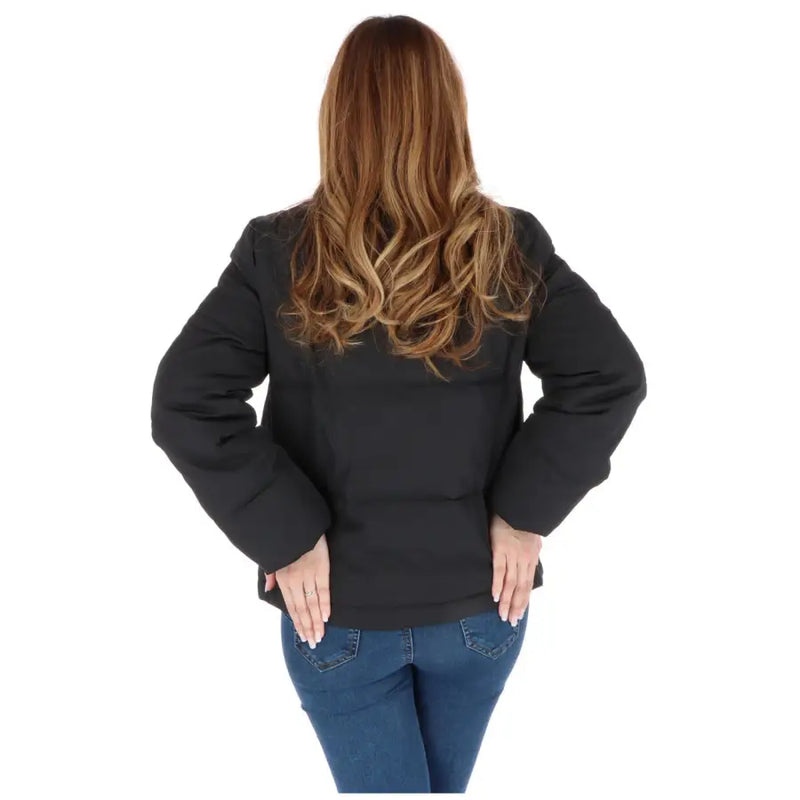 Love Moschino schwarze, bedruckte Steppjacke mit Reißverschluss und gestepptem Design