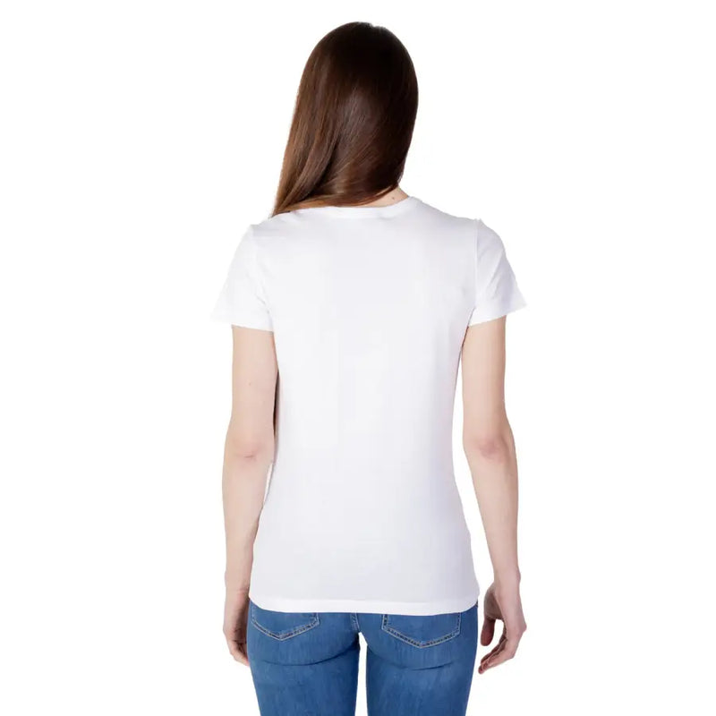 White cotton love moschino women’s t-shirt with short sleeves and simple crew neck design