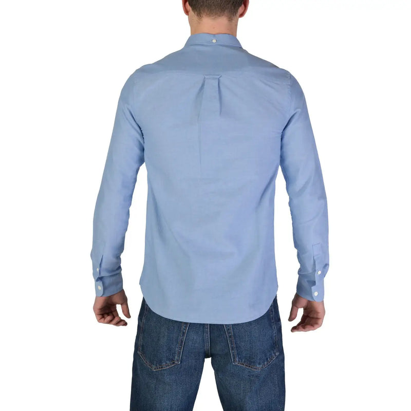 Hellblaues Herren-Baumwollhemd von Lyle and Scott in klassischer Passform mit langen Ärmeln, klassischem Kragen und geknöpften Manschetten