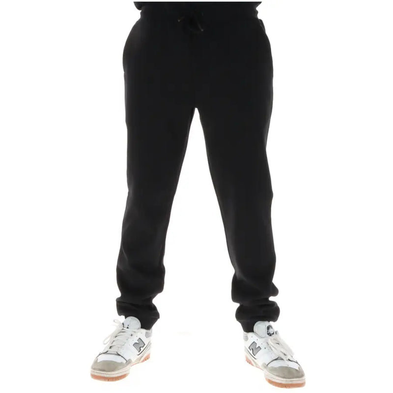 Black sweatpants by lyle and scott with a drawstring waistband and ribbed cuffs in a relaxed fit