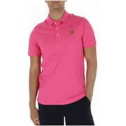 Lyle & Scott Herren-Poloshirt in leuchtendem Pink mit kurzen Ärmeln und gelbem Vogellogo auf der Brust für die Freizeit.