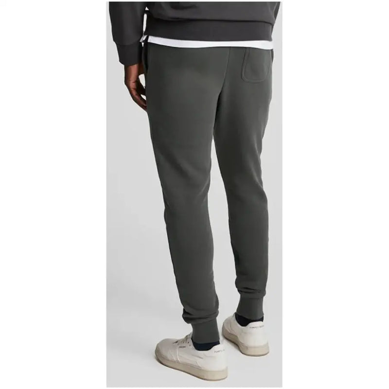 Lyle & Scott men’s grey cotton trousers with front pockets made of soft stretchy fabric and ribbed cuffs