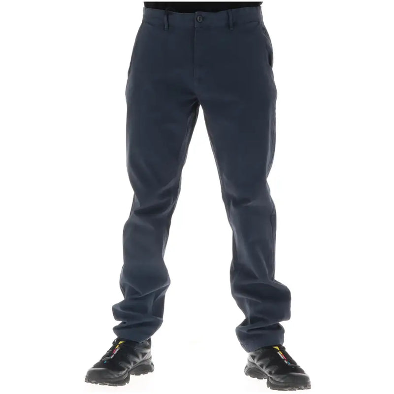 Lyle & Scott Schwarze Herrenhose aus Baumwollmischgewebe mit dunkelblauem Chino-Stoff und klassischem geradem Bein.