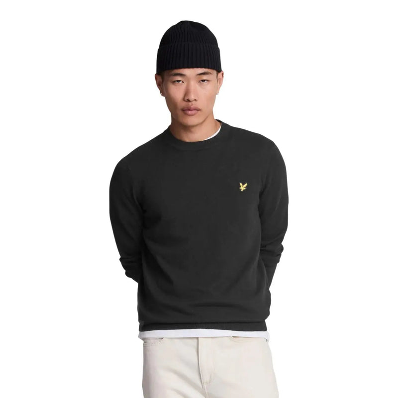 Lyle & Scott Schwarzer Merinowollpullover für Herren mit goldenem Vogellogo auf der linken Brust, Vorderansicht