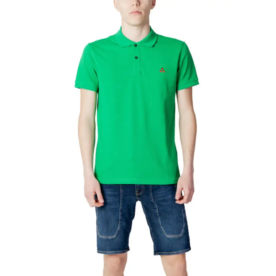 
                      
                        Man in Peuterey Men Polo, spring summer product with green shirt and denim shorts
                      
                    