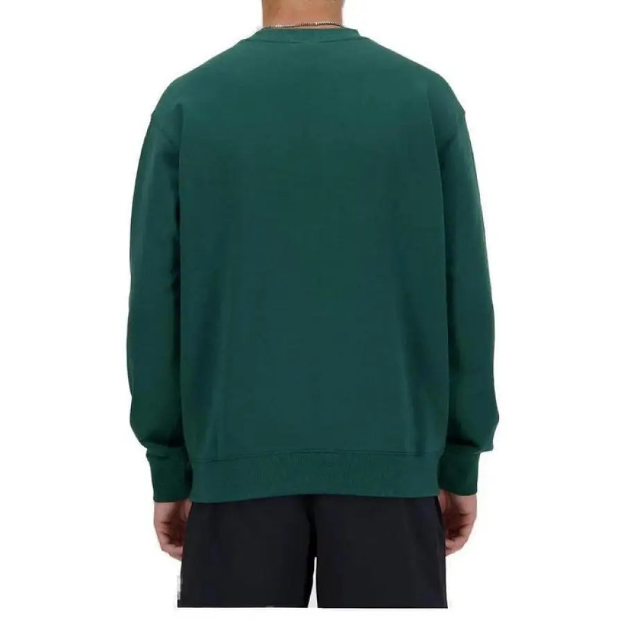 
                      
                        New Balance Men’s Green Sweatshirt with Logo exemplifies urban city style fashion
                      
                    