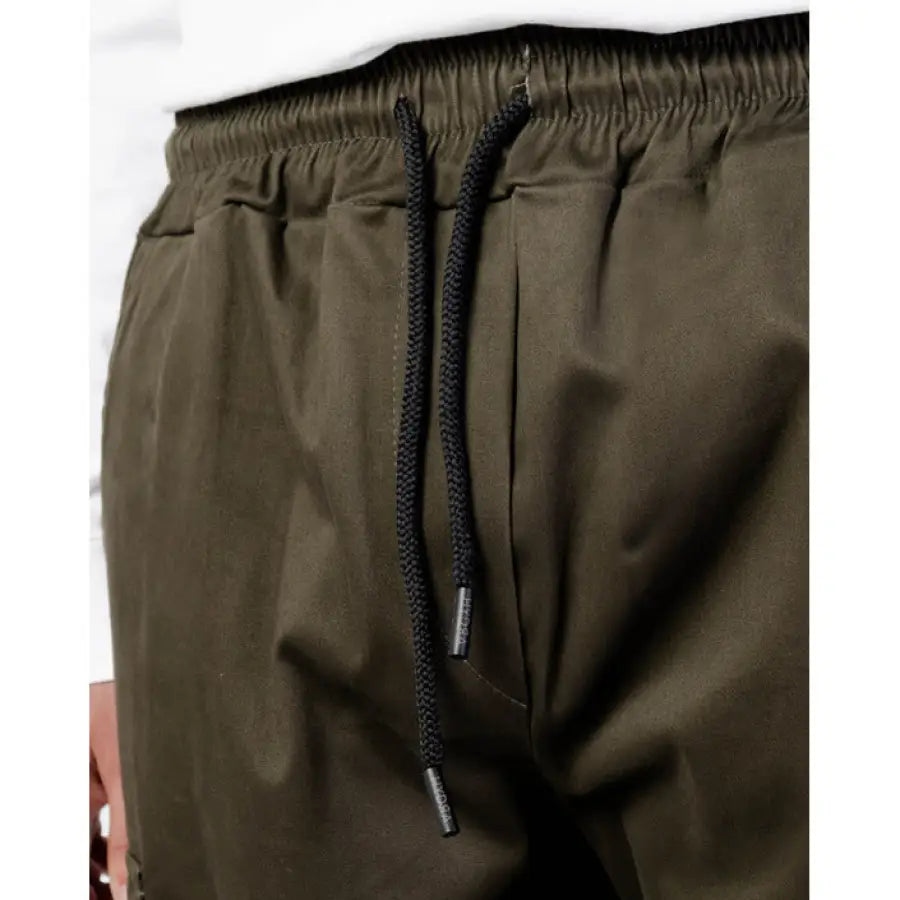 
                      
                        Hydra Clothing - Men Trousers
                      
                    