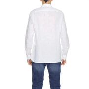 Man in U.S. Polo Assn. men shirt and jeans for urban style clothing