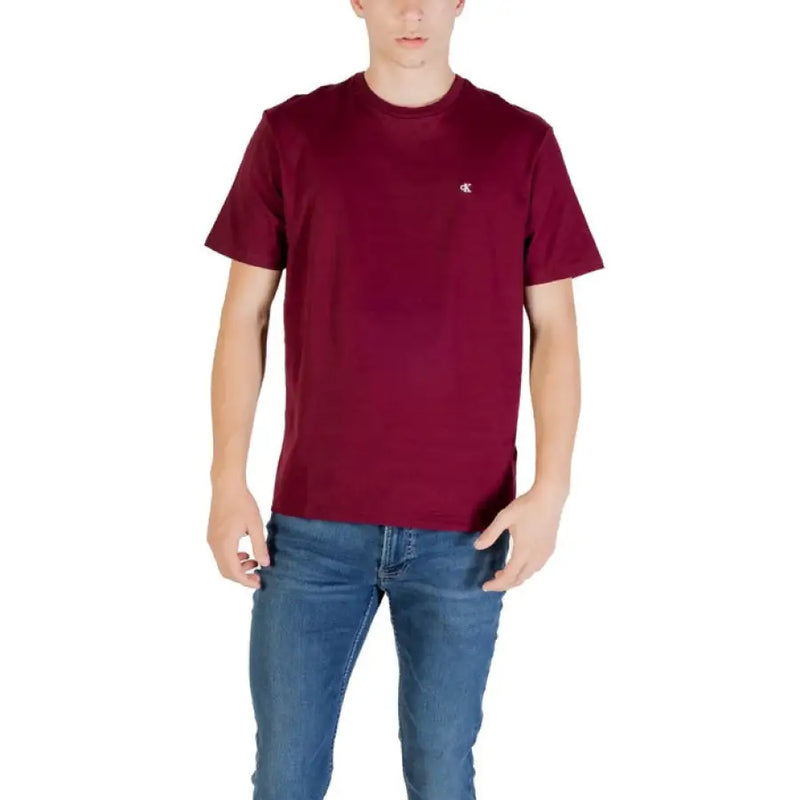 Maroon crew neck T-shirt on display in men’s black short sleeve T shirt product image