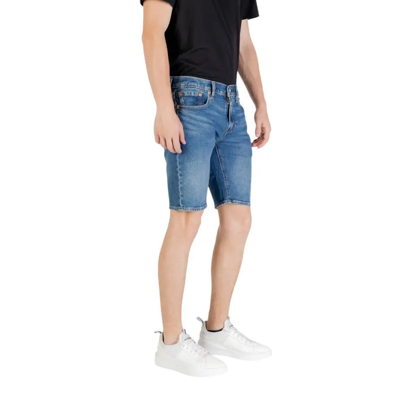 Herren-Jeansshorts in Blau mit klassischem Fünf-Taschen-Design und ausgefranstem Saum aus blauem Denim