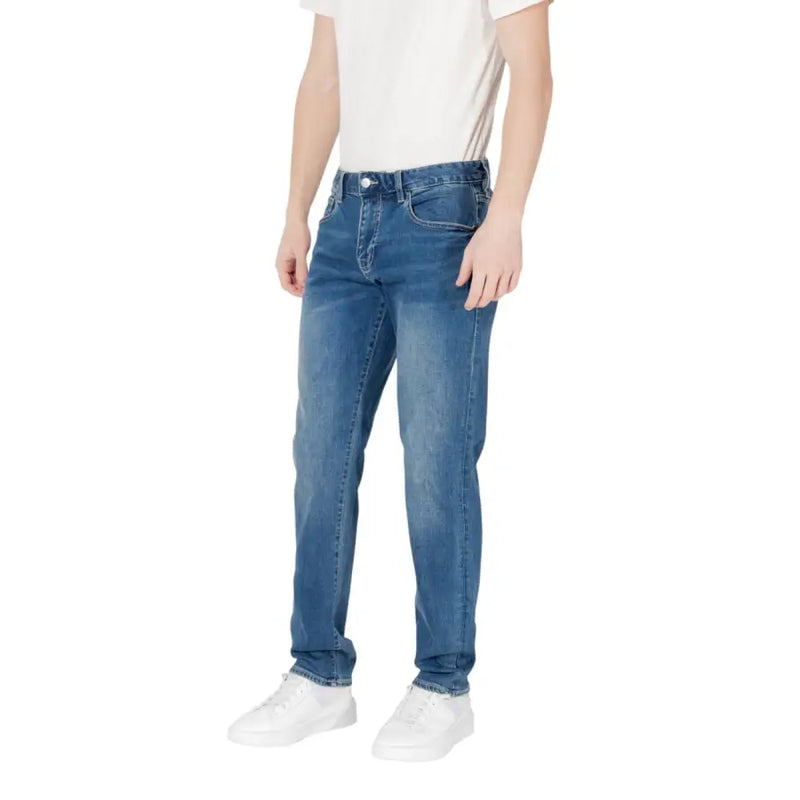Herren-Jeans aus blauem Denim Armani Exchange mit klassischer Passform und dezenter Waschung für einen stilvollen Freizeitlook