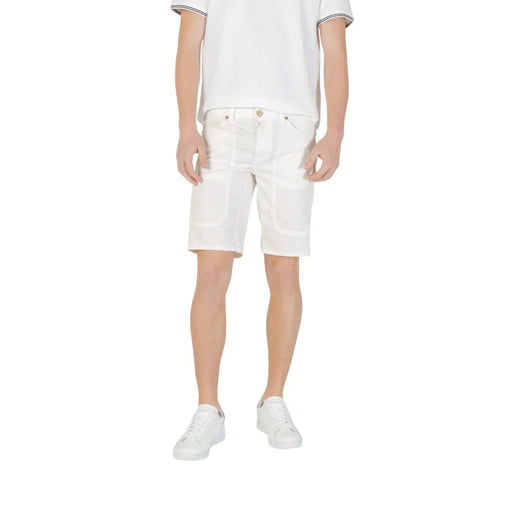 Man wearing white shorts and a white T-shirt from the Mens Casual Shorts T Shirt And Sneaker Collection
