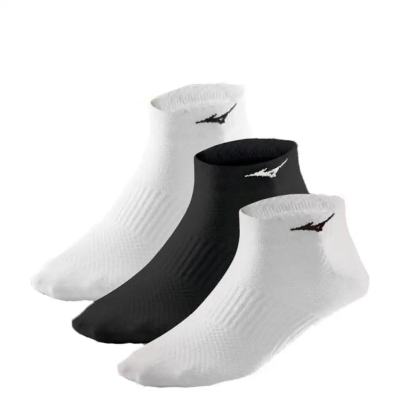 Mizuno men all seasons white ankle socks with black ribbed texture and small logo on the side