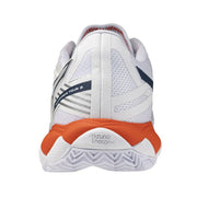 Mizuno Herren-Sneaker, weiß, sportliche Stoffschuhe mit Mesh-Obermaterial und strukturierter Gummisohle mit orangefarbenen und marineblauen Akzenten