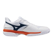Weiße, sportliche Herren-Sneaker von Mizuno mit marineblauen und orangen Akzenten aus einem Materialmix